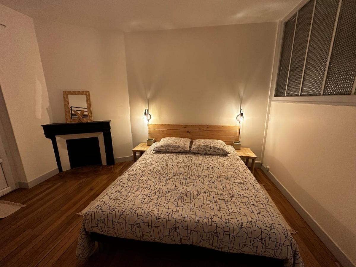 Belle Maison De Ville Au Coeur Du Village De Montagne Vic-sur-Cère Extérieur photo