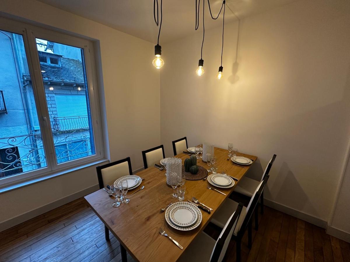 Belle Maison De Ville Au Coeur Du Village De Montagne Vic-sur-Cère Extérieur photo