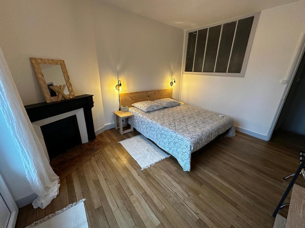 Belle Maison De Ville Au Coeur Du Village De Montagne Vic-sur-Cère Extérieur photo
