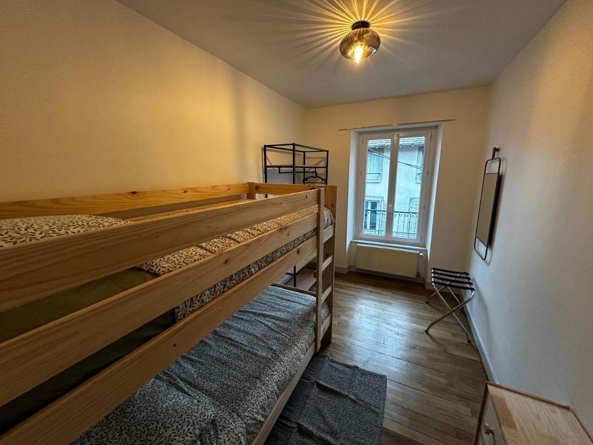 Belle Maison De Ville Au Coeur Du Village De Montagne Vic-sur-Cère Extérieur photo