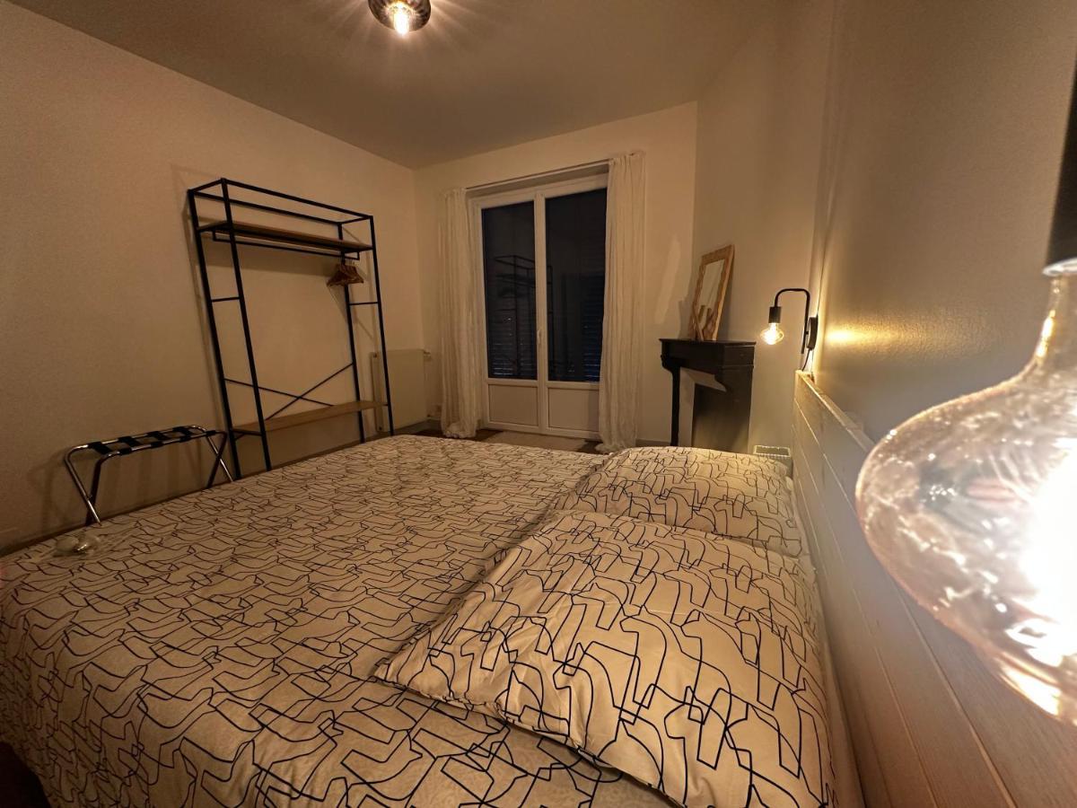 Belle Maison De Ville Au Coeur Du Village De Montagne Vic-sur-Cère Extérieur photo